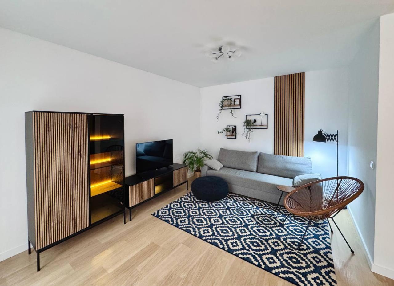 C- Home4U - Apartment With A City View Close To Aquapark, Parking In Secured Area Cracóvia Exterior foto