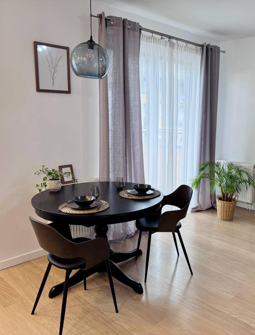 C- Home4U - Apartment With A City View Close To Aquapark, Parking In Secured Area Cracóvia Exterior foto