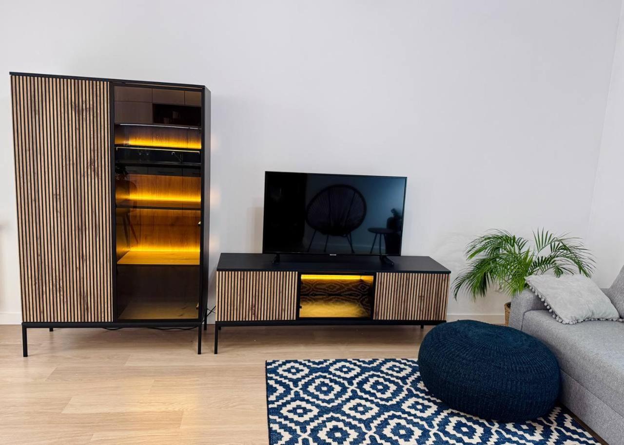 C- Home4U - Apartment With A City View Close To Aquapark, Parking In Secured Area Cracóvia Exterior foto
