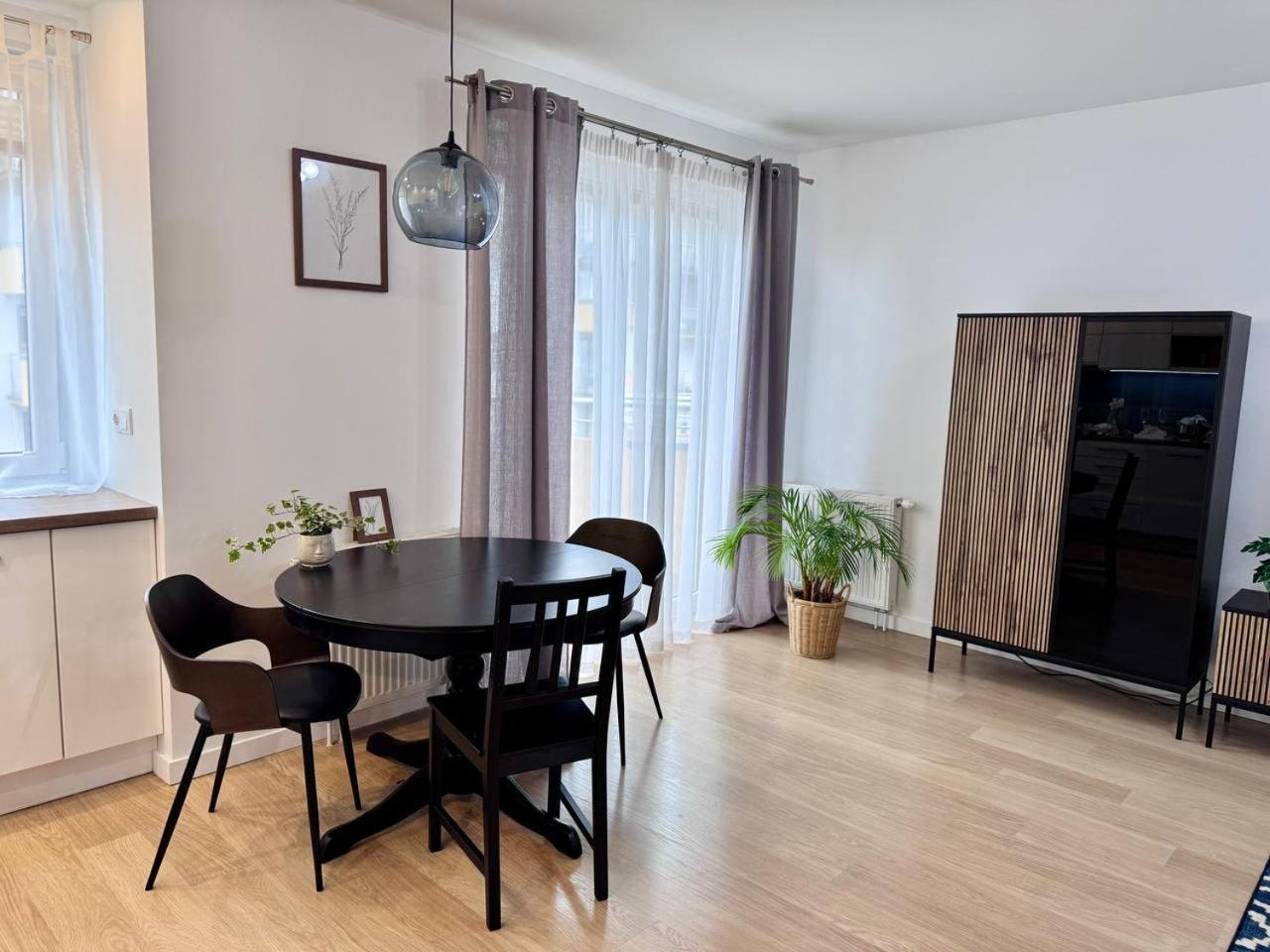 C- Home4U - Apartment With A City View Close To Aquapark, Parking In Secured Area Cracóvia Exterior foto